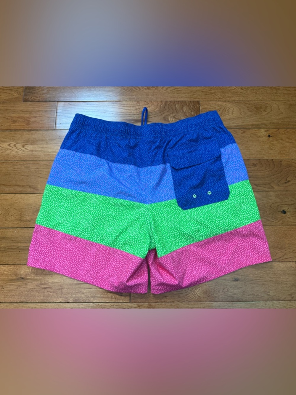 Vineyard Vines Men’s Lined Colorblock Swim Trunks - Picture 2 of 5
